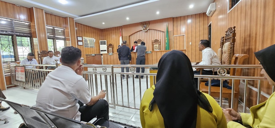 Kejari Langsa melalui Jaksa Pengacara Negara melakukan gugatan sederhana berdasarkan SKK (Surat Kuasa Khusus) dari BPJS Ketenagakerjaan Kota Langsa menggugat RSU Cut Nyak Dhien terkait piutang yang menunggak pembayaran iuran bulanan BPJS Ketenagakerjaan yang digelar pada sidang pertama, Senin, 19/08/2024 dan sidang kedua, Selasa, 20/08/2024 di Pengadilan Negeri Langsa. Waspada/dede