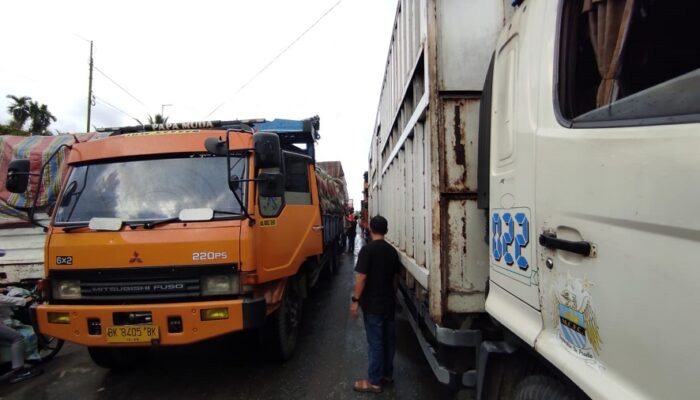 Macet 20 Km, Pengecoran Jalinsum Sementara Dihentikan
