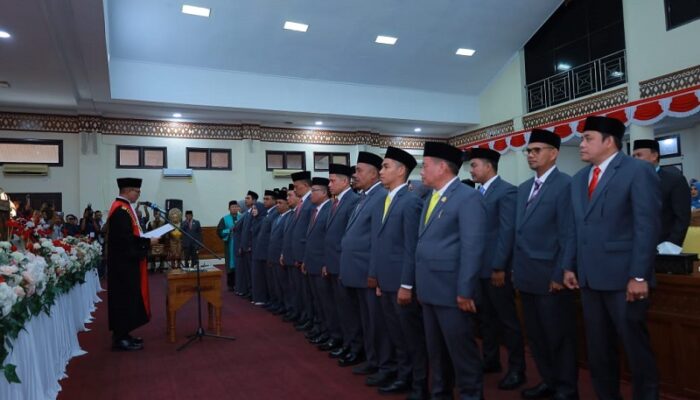 25 Anggota DPRK Aceh Barat Dilantik