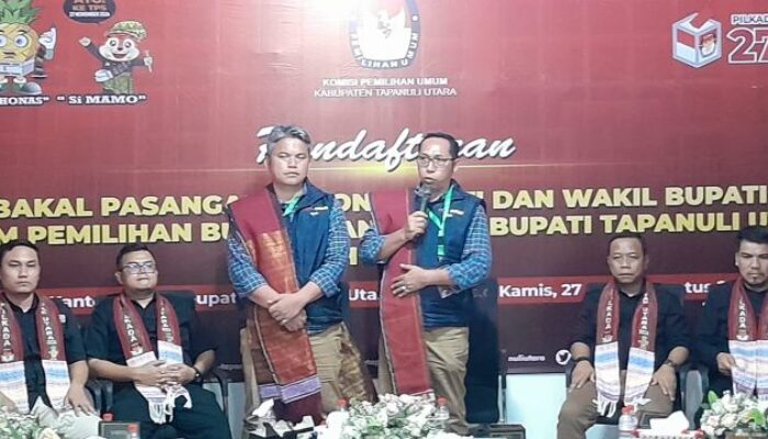 Pasangan Jonius Taripar Parsaoran Hutabarat-Denny Parlindungan Lumbantoruan Daftar Ke KPU Taput