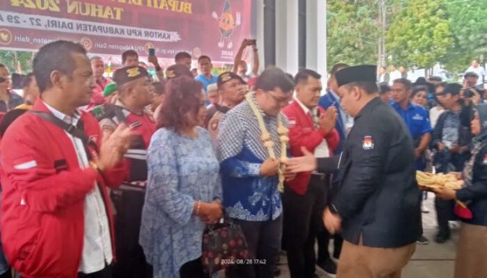 Pasangan David P. Jogi Tambunan Dan Dedy Manihar Matondang Mendaftar Ke KPU 