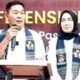 Paslon Wali Kota dan Wakil Wali Kota Mangatas Marulitua Silalahi (kiri) dan Ade Sandra Purba (kanan) memberikan keterangan kepada wartawan di Kantor KPU Pematangsiantar, Jl. Porsea, Rabu (28/8) usai mendaftar ke KPU untuk mengikuti Pilkada serentak 2024.(Waspada-Edoard Sinaga).