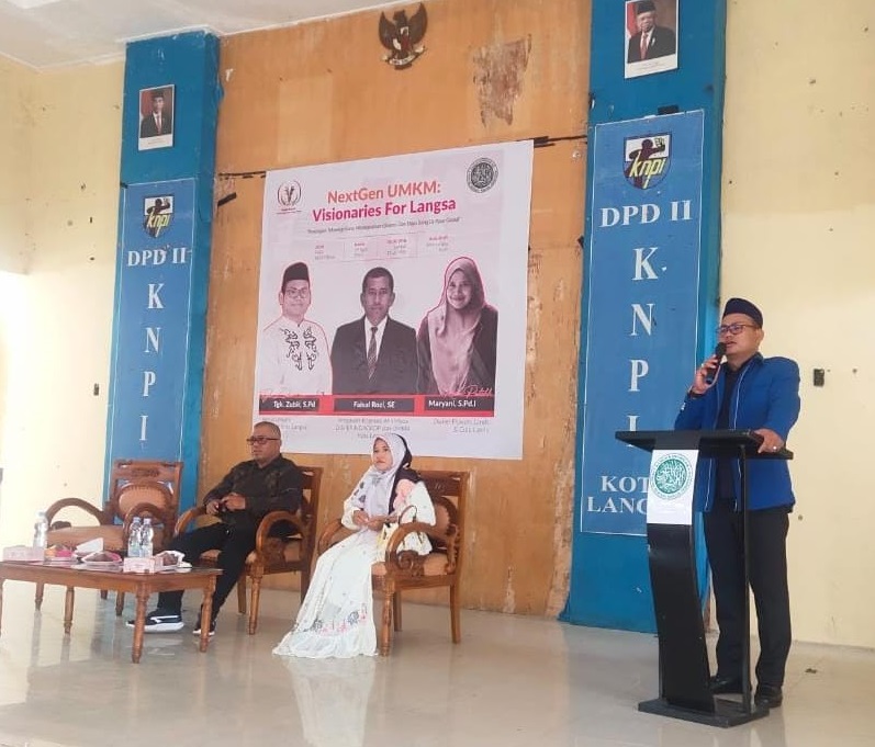 Ketua BKPRMI Kota Langsa, Tgk Zubir, SPd, saat membuka acara NextGen UMKM Visionaries For Langsa, di gedung KNPI Kota Langsa, Kamis (29/8). Waspada/Rapian
