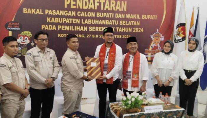 Naik Odong-odong, Pendukung Ramai-ramai Antar Fery-Syahdian Daftar Ke KPU Labusel