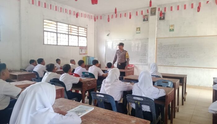 Polsek Padangtualang Edukasi Siswa Baru Cegah Kenakalan Remaja 