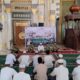 Jamaah Haji Kloter 10 Debarkasi Aceh, menggelar doa bersama sebagai tanda syukur atas suksesnya penyelenggaraan ibadah haji di Masjid Agung Darussalihin Idi, Aceh Timur, Rabu (31/7). Waspada/H. Muhammad Ishak