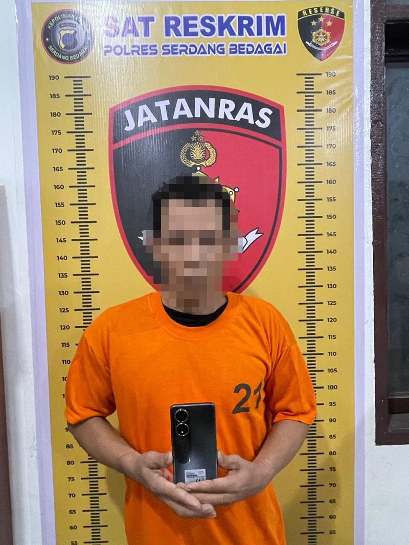 Ulil pelaku ke lima pencurian handphone mahasiswa KKN UNIMED saat diamankan. Waspada/ist