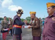 Berbusana Adat Mandailing, Bobby Nasution Pimpin Upacara HUT Ke-79 Kemerdekaan RI