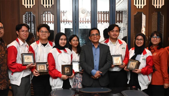 Ikut Sosialisasikan DPR RI, Indra Iskandar Apresiasi Peserta Terbaik Dan Terfavorit Parlemen Remaja 2023
