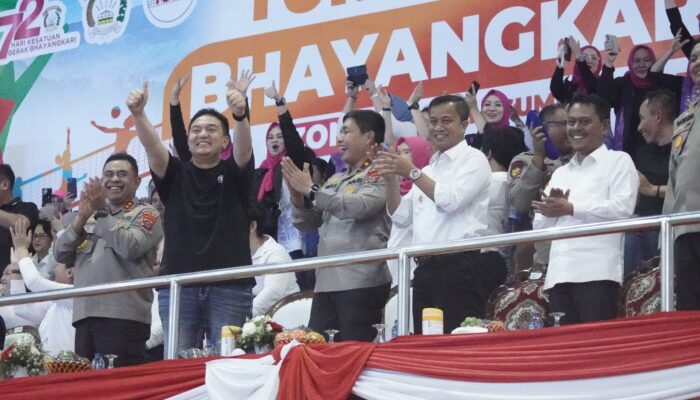Kapolda Sumut, Riau Hadiri Final Turnamen Voli Bhayangkari Cup Zona 1