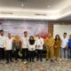 KETUA DPD Himpunan Nelayan Seluruh Indonesia (HNSI) Provinsi Sumatera Utara Azlinda Nailufari Hutagalung, S.Pi dan jajarannya menghadiri undangan Konsultasi Publik terhadap Rancangan Peraturan Menteri Kelautan Dan Perikanan RI (PERMENKP) di Radisson Hotel Medan, Selasa (6/8). Waspada/Ist