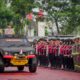 KAPOLDA Sumut Irjen Pol. Whisnu Hermawan memeriksa barisan saat apel gelar pasukan Ops Mantap Praja Toba 2024 di Mapolda Sumut, Senin (19/8). Waspada/Ist
