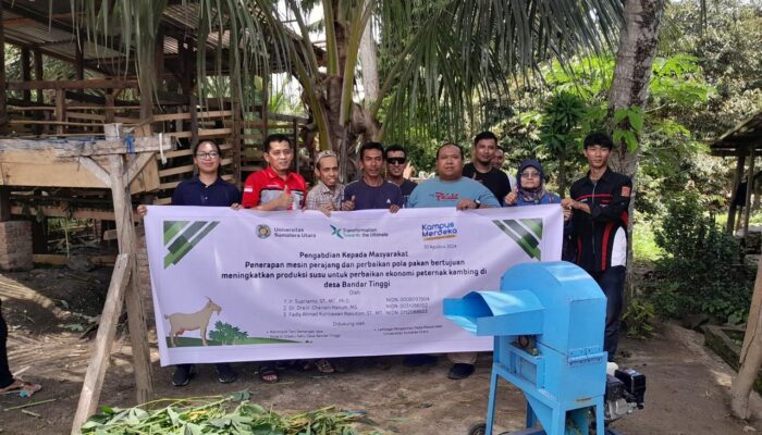 Tingkatkan Penghasilan, Dosen USU Bantu Peternak Desa Bandar Tinggi Indukan Kambing PE Dan Mesin Perajang Rumput
