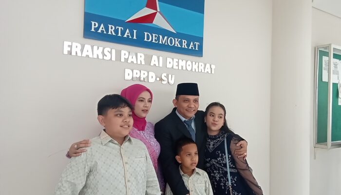 Tondi Roni Tua Boyong Keluarga Saksikan Pelantikan Anggota DPRD Sumut 2024-2029