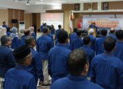 Kepala Bagian Umum BPS Provinsi Sumatera Utara (Sumut), Rahmat Gustiar saat memimpin Apel Peringatan Hari Statistik Nasional (HSN) yang digelar di lingkungan Kantor BPS Sumut, Kamis (26/9/2024).