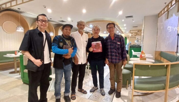 Jan Djuhana Figur ParipuraSang ‘Doktor’ Pencetak Lagu Hit