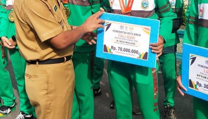 Atlet PON Binjai Terima Bonus