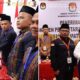 Paslon Gus Irawan dan Jafar Syahbuddin (kiri) saat mendaftar ke KPU Tapsel kemudian Dolly Pasaribu (kanan) yang mendaftar ke KPU tanpa Ahmad Buchori yang kemudian digantikan Parulian Nasution. Waspada/Ist