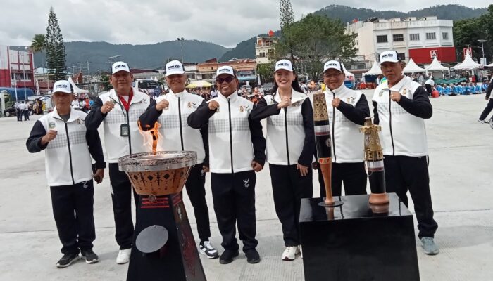 Nyala Api Obor PON Simbol Menyala Semangat Warga Toba