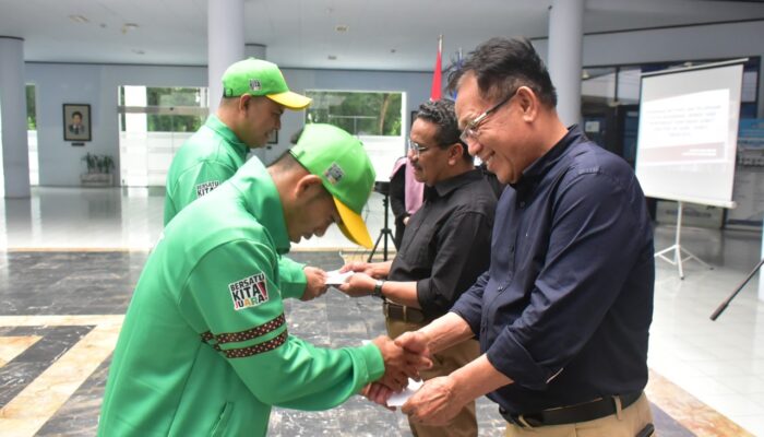 Rektor Berangkatkan 158 Atlet Dan 27 Pelatih Dari Unimed Perkuat Kontingen Sumut Pada PON XXI 2024
