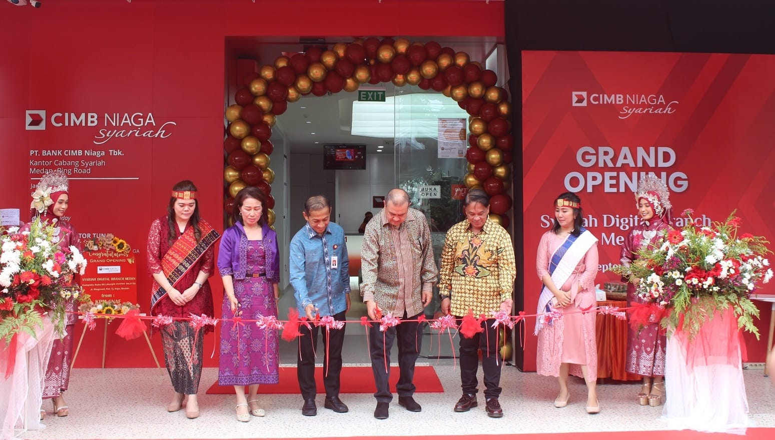 Unit Usaha Syariah (UUS) PT Bank CIMB Niaga Tbk (CIMB Niaga Syariah) meresmikan Kantor Cabang Syariah (KCS) berkonsep hybrid di Medan atau CIMB Niaga Syariah Digital Branch, di Kompleks Ruko RX Lifestyle Avenue, Jalan Ring Road, Medan, Senin (9/9/2024).
