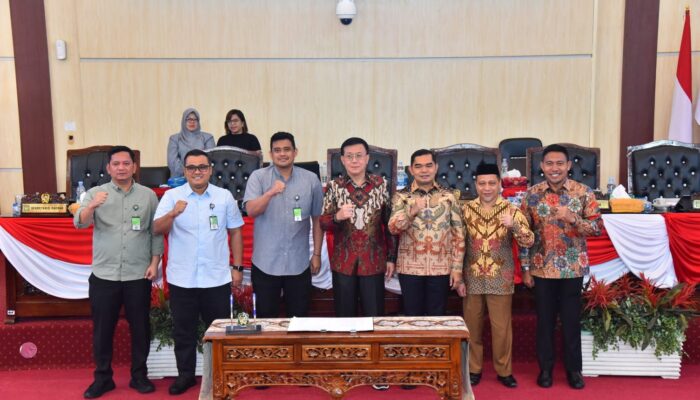 DPRD Medan-Pemko Medan Teken Ranperda R APBD 2025 Rp 7,444 T
