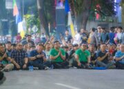 Bobby Nasution & Ribuan Warga Duduk Lesehan Di Jalan Imam Bonjol Nobar Timnas Indonesia Vs Australia