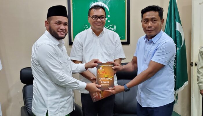 Al Washliyah Sumut Dukung Pasangan Asri Ludin Tambunan-Lom Lom Suwondo