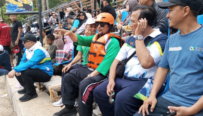Pj Bupati Agara Berbaur Nonton Arung Jeram