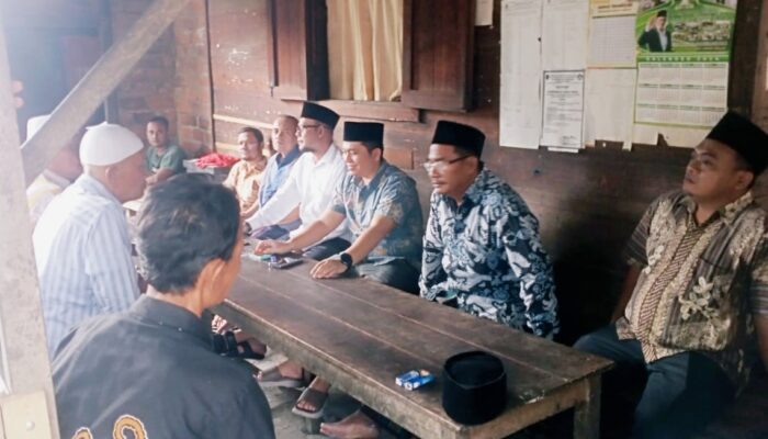 Putra Mahkota Rajut Silaturrahim Di Lopo Kopi Bersama Warga