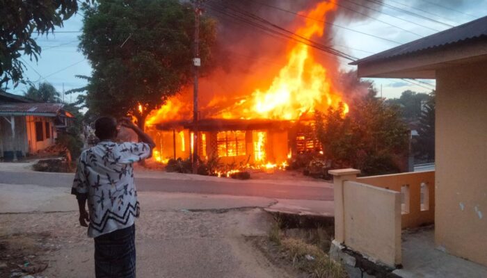 Kurang Sejam, 1 Rumah Di Kotapinang Hangus Dilahap Api