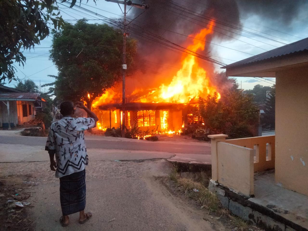 Kurang Sejam, 1 Rumah Di Kotapinang Hangus Dilahap Api