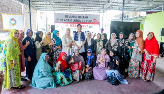 Nyatakan Dukungan, Rico Waas Diupah-upah Masyarakat Aek Kanopan Kota Medan