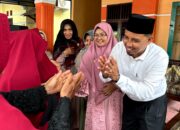 Ratusan Warga Antusias Berikan Ucapan Selamat Kepada Ahmad Darwis