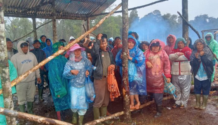 Warga Desa Parbuluan Minta Pemerintah Bersikap Adil