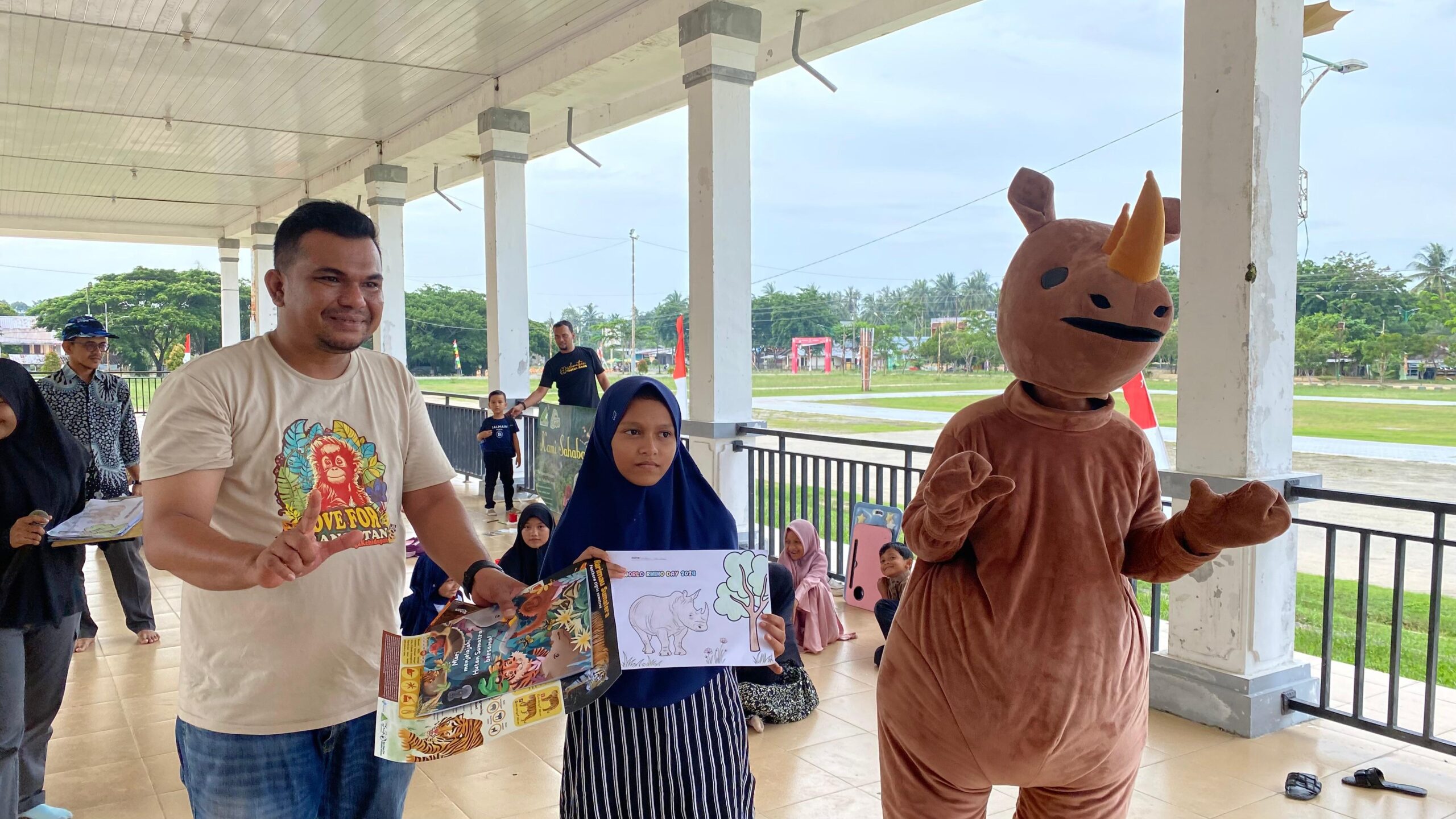 Puluhan Pelajar TK - SMA Meriahkan Lomba Mewarnai Badak Sumatera
