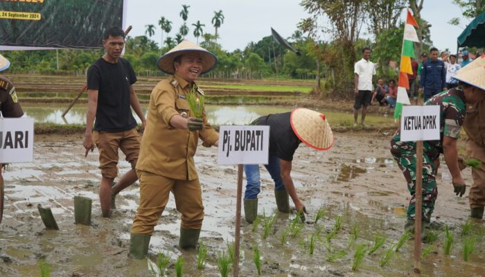 Pj Bupati Abdya: Penyuluh Pertanian Harus ‘Tahan Banting’