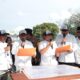 Calon Bupati dan Wakil Bupati Padanglawas nomor urut 1 Putra Mahkota Alam - Achmad Fauzan Nasution bersama ratusan masyarakat Ulu barumun Selasa (24/9). Waspada/ist