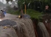 Jalan Provinsi Di Rumah Galuh Longsor