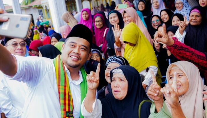 Ribuan Jamaah Pengajian Pimpinan Tuan Nalomok Doakan Bobby Nasution Menang Pilgubsu 2024