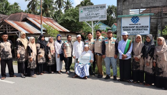 PLN UP3 P.Sidimpuan Salurkan Bantuan Ke Pesantren Salafiyah Darul Hikmah
