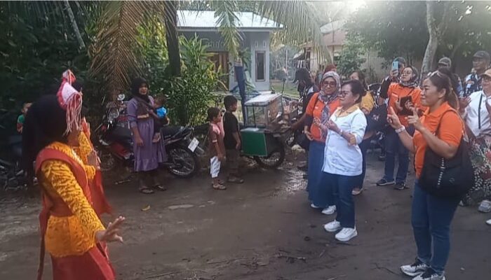 Ny Ratnawati RHS Disambut Dengan Tari “RHS-AZI Menang”