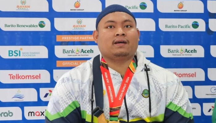 Dari bantu angkut pasir, kini Agit berstatus pemenang medali emas PON