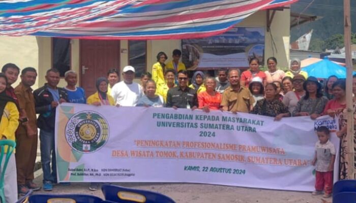Dosen Ilmu Politik FISIP USU Latih Pemandu Wisata Desa Di Tomok