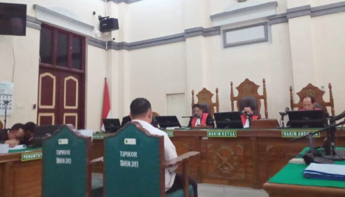 Bupati Labuhanbatu Nonaktif Dituntut 6 Tahun Penjara