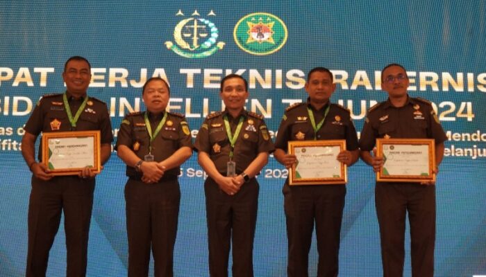 Kejatisu Juara I Pelaporan Melalui Aplikasi Inteliz Terkait Capaian Kinerja Bidang Intelijen Se-Indonesia