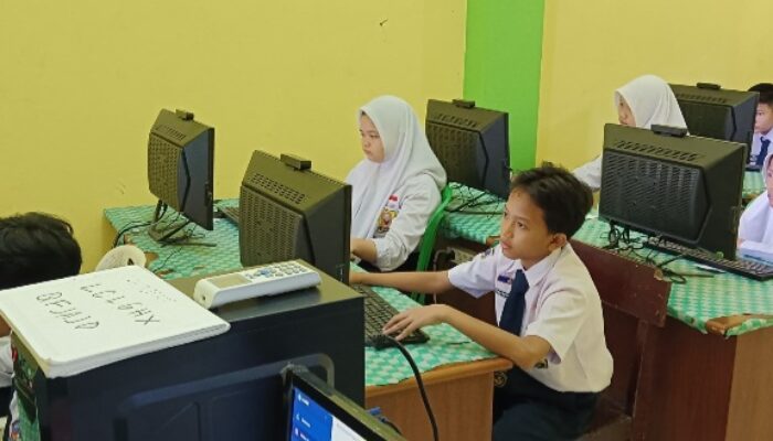 45 Siswa SMPN 7 Medan Ikuti Asesmen Nasional Berbasis Komputer