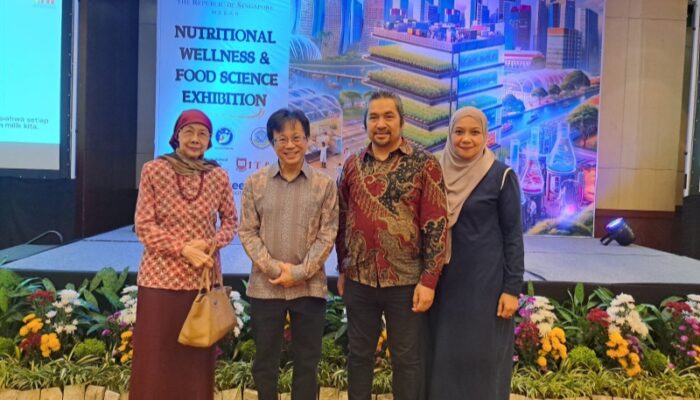 Dr Hj Rayati Syafrin Hadiri Pameran Panganan Bergizi Digelar Konsulat Singapura Di Medan