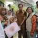 Wali Kota Pematangsiantar Susanti Dewayani (tiga kiri) mengunjungi korban kebakaran dan memberikan bantuan di Jl. Medan, Gg. Air Bersih, Kel. Nagapitu, Kec. Siantar Martoba, Selasa (3/9) siang.(Waspada-Ist).