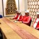 Penjabat Gubernur Aceh, Safrizal ZA, didampingi Plh Sekda Aceh, Azwardi, AP, dan Kepala SKPA/Biro terkait, saat menerima audiensi Kepala Perwakilan Bank Indonesia Provinsi Aceh Rony Widijarto Purubaskoro, di Hermes Palace Hotel, Banda Aceh, Rabu, (4/9). (Waspada/Zafrullah)